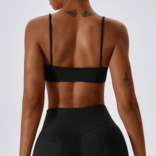 SEAMLESS CROPPED SPORTS BRA - BLACK